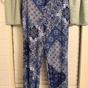 Susan Graver Blue and White Patterned Wide Leg Pants